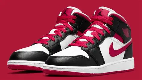 Jordan 1 Red And Black And White |New Style